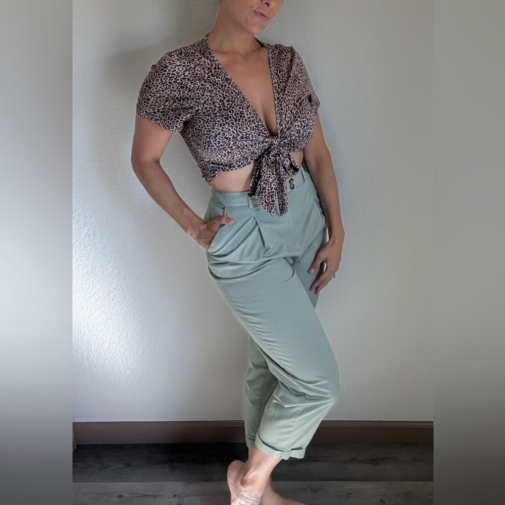 TOPSHOP Pleated High Rise Pants Sage Green US 6 Cropped